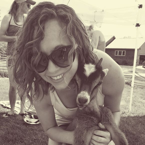 Meet your Posher, Jenna - Picture 1 of 1